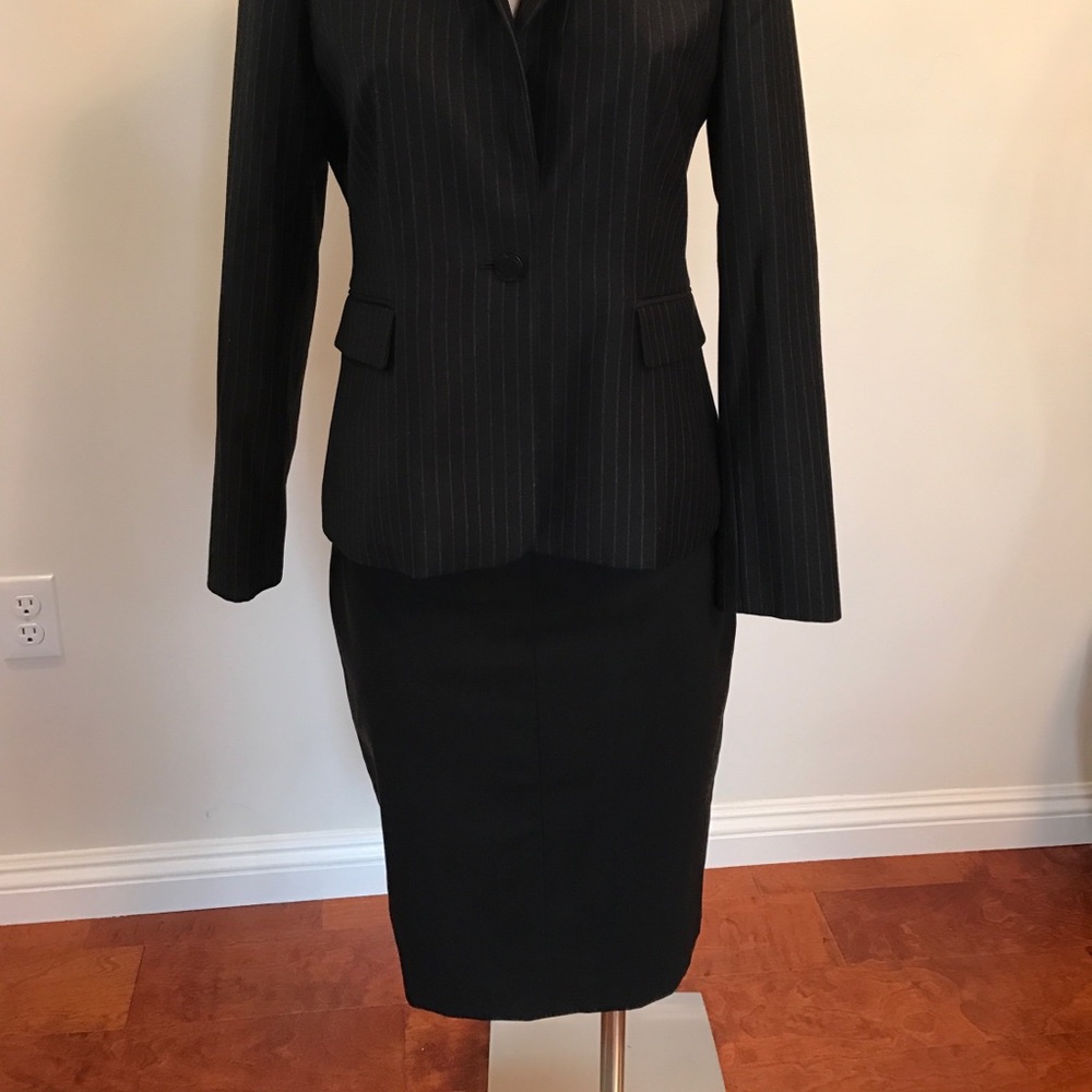 Suit skirt